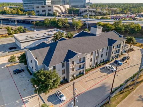 Comfort Suites Willowbrook/Technology Corridor