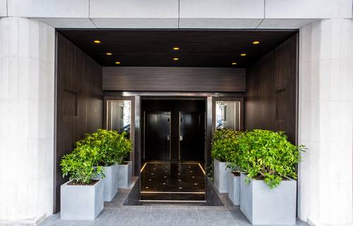Le Parisis Hotel