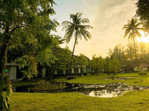 Palm Galleria Resort