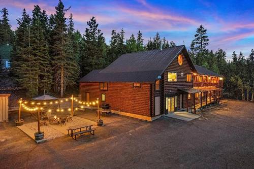 Duck Creek Village Inn