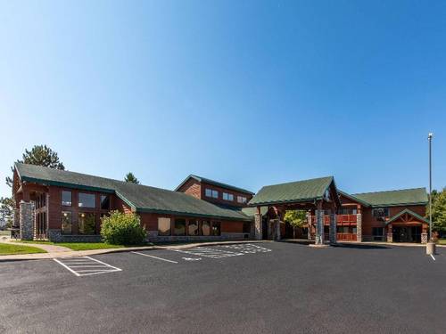 Shell Lake Lodge A Travelodge By Wyndham