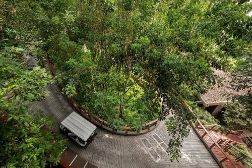 Paresa Resort