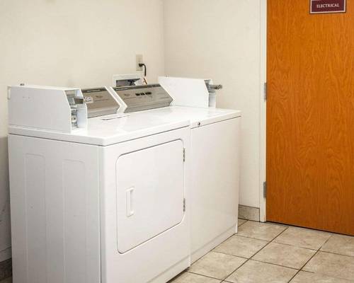 Comfort Suites Southport Suburbs