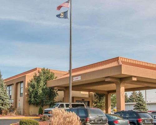 Clarion Inn & Suites Airport