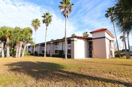 Ramada by Wyndham Davenport Orlando South