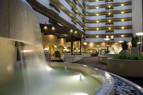 Embassy Suites by Hilton Kansas City International