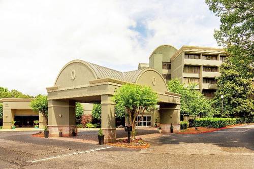 DoubleTree Atlanta Windy Hill Ballpark