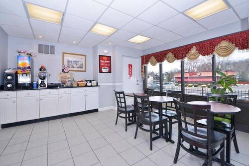 Econo Lodge Bellmawr Area