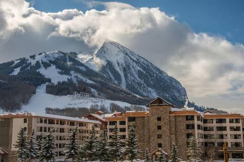 The Grand Lodge Crested Butte Hotel & Suites
