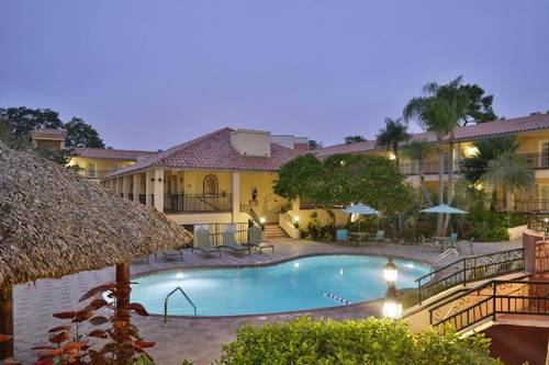Red Roof PLUS+ & Suites Tampa