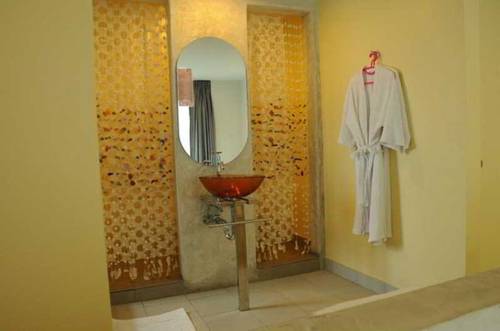Franjipani Resort