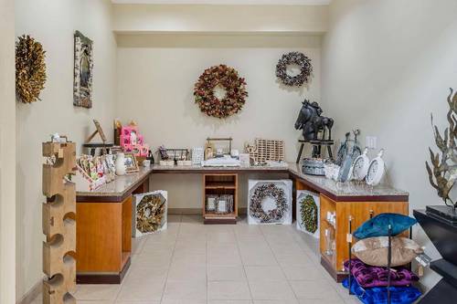 Best Western Plus Peppertree Inn At Omak