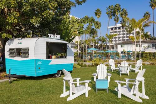 Town And Country Resort Hotel