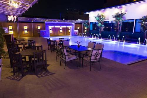 Ruean Phae Royal Park Hotel by ZUZU