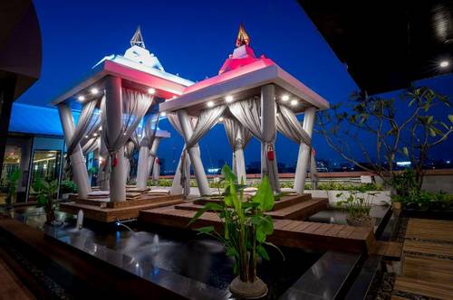Nouvo City Hotel