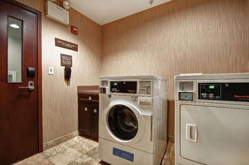 Hampton Inn & Suites Detroit-Canton