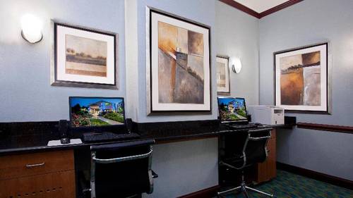 Holiday Inn Express and Suites Allentown West