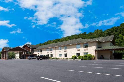 SureStay Plus Hotel by Best Western Berkeley Sprin