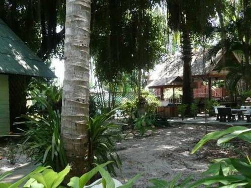 Harry's Bungalow & Restaurant