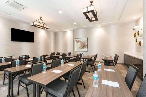 Hampton Inn & Suites Miami Wynwood Design District