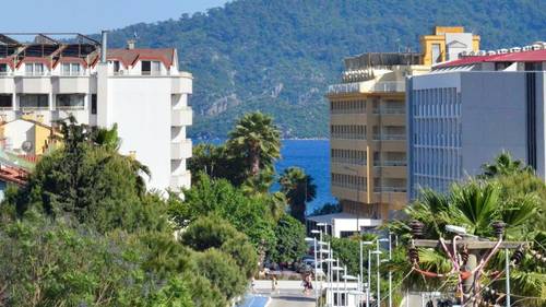 Green Palm Hotel