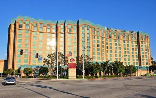 Renaissance Los Angeles Airport Hotel