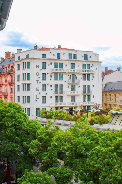 College Hotel