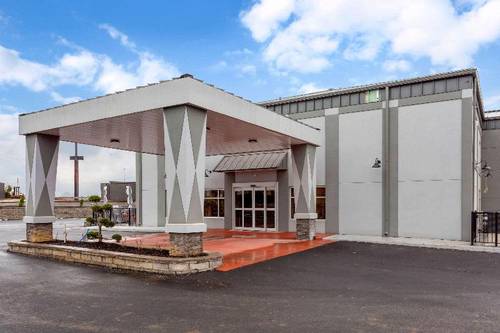 Days Inn & Suites by Wyndham Bowling Green