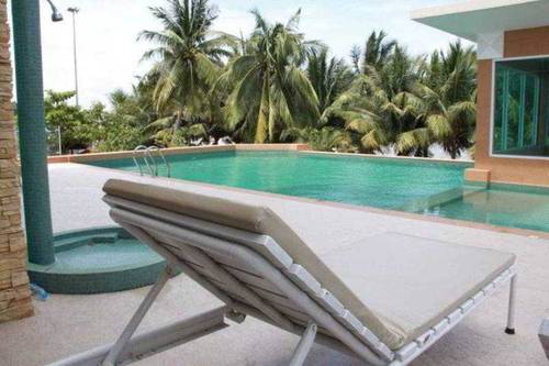 Nanachart Bangsaen Hotel