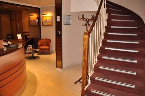 Hôtel Avia Saphir Montparnasse