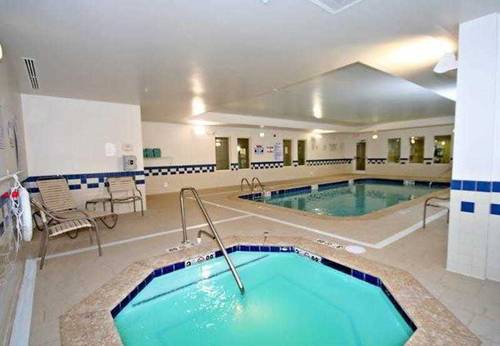 Fairfield Inn & Suites Greensboro Wendover