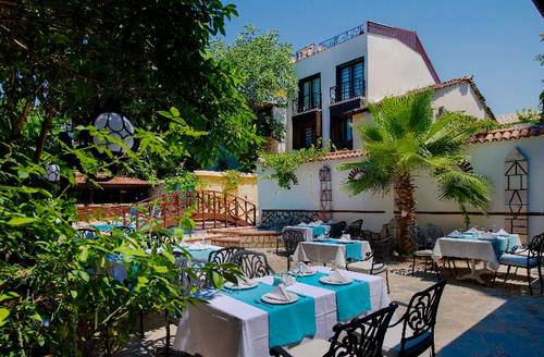 Castle Old Town Hotel