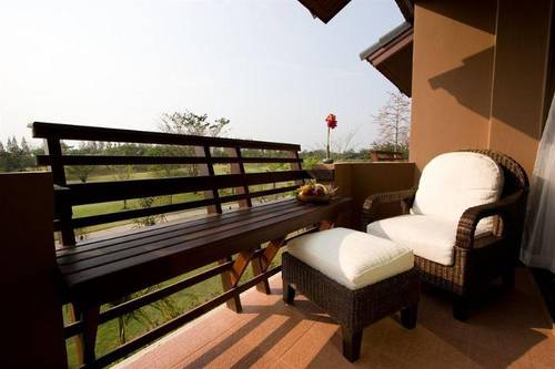 Mae Jo Golf Resort And Spa