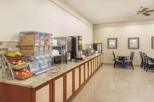 Hawthorn Suites By Wyndham Bloomington