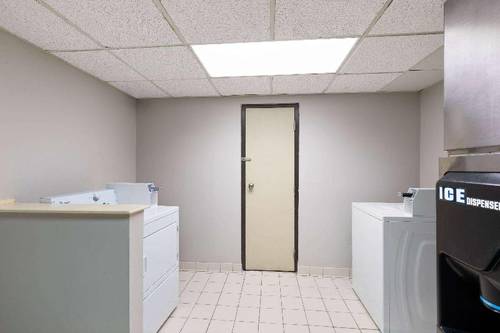Days Inn by Wyndham Clarksville North