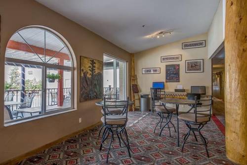Aarchway Inn