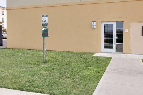 La Quinta Inn & Suites Denton University Drive