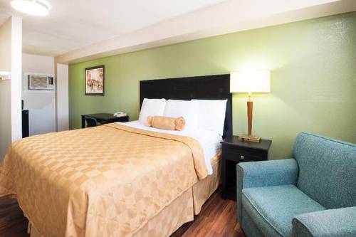Knights Inn & Suites Eagle Pass