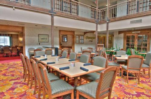 MCM Elegante Suites