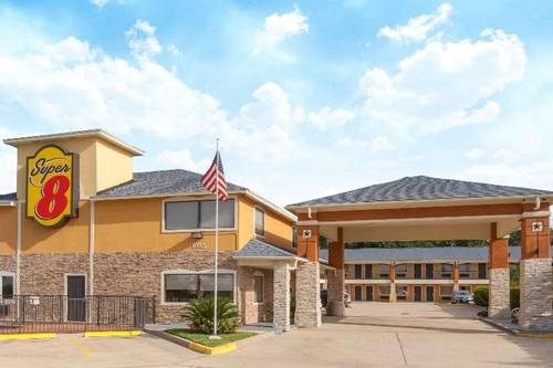 Super 8 by Wyndham Willowbrook