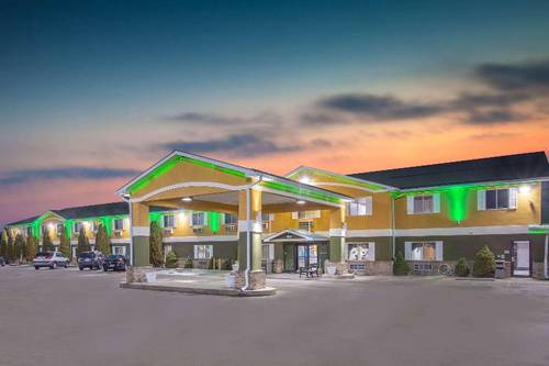 Super 8 by Wyndham Bedford