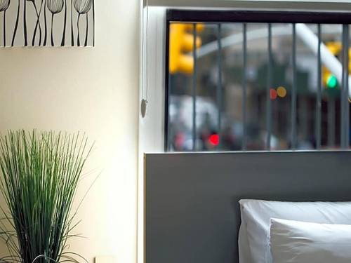 Manhattan Inn