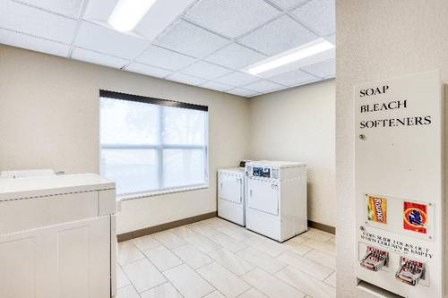 Holiday Inn Express Hotel & Suites Green Bay East