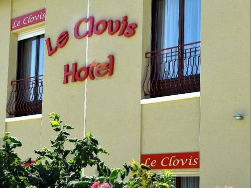 Le Cheval Blanc Et Clovis