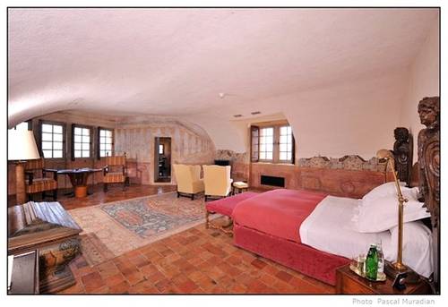 Chateau De Bagnols