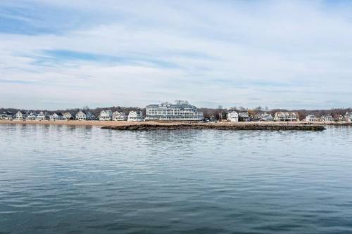 Madison Beach Hotel-Curio Collection By Hilton