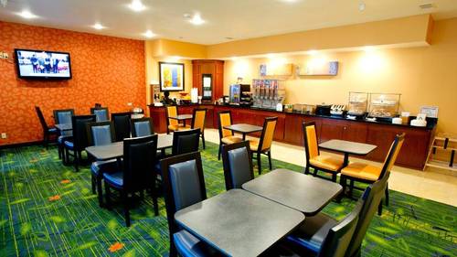 Fairfield Inn & Suites Arlington Near Six Flags