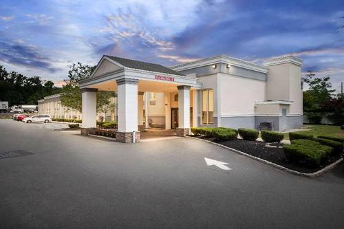 Quality Inn Edison - New Brunswick