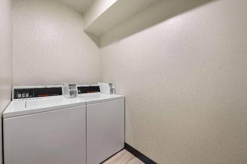 Super 8 by Wyndham Columbus