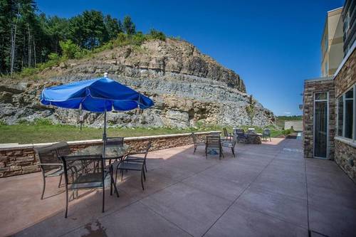 Fairfield Inn & Suites Cambridge